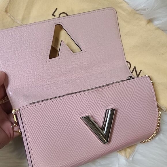 💯 Authentic Louis Vuitton Twist Wallet 🍀 - Picture 6 of 14